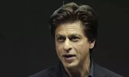 തൊഴിൽ വാ​ഗ്ദാനങ്ങൾ വ്യാജം; ഷാരൂഖ് ഖാന്റെ റെഡ് ചില്ലീസ് എന്റർടെയ്ൻമെന്റ്സ്