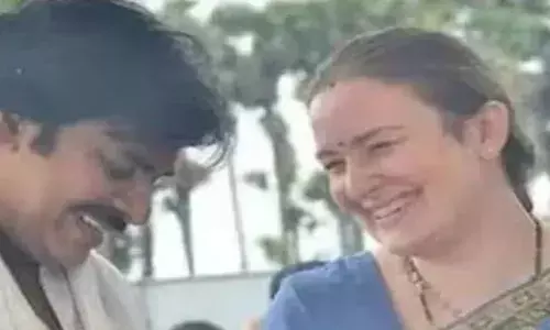 പവൻ കല്യാണിന്റെ അന്ന ഫ്രം റഷ്യ വിത്ത് ലൗ പവൻ കല്യാണിന്റെ അന്ന ഫ്രം റഷ്യ വിത്ത് ലൗ