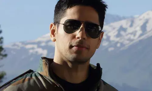 വീണ്ടും യൂണിഫോം ഇട്ട നായക വേഷം : ചിത്രം വേണ്ടെന്നുവെച്ച് നടൻ സിദ്ധാര്‍ഥ് മല്‍ഹോത്ര