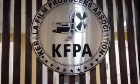 ഓൺലൈൻ മാധ്യമങ്ങൾ നിയന്ത്രിക്കണമെന്ന് നിർമാതാക്കൾ ഓൺലൈൻ മാധ്യമങ്ങൾ നിയന്ത്രിക്കണമെന്ന് നിർമാതാക്കൾ