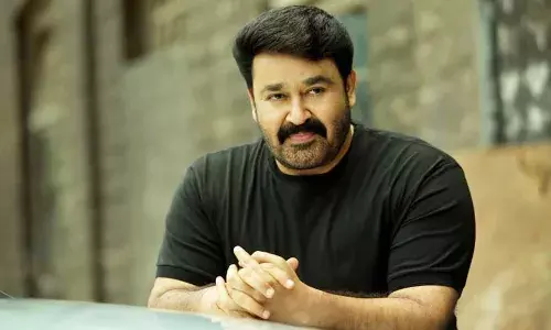 മോഹൻലാൽ ആശുപത്രി വിട്ടു മോഹൻലാൽ ആശുപത്രി വിട്ടു