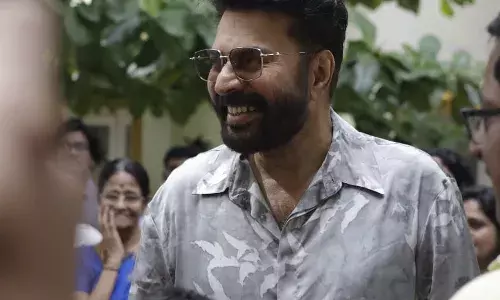 യുവാക്കളെ ഹരം കൊള്ളിക്കുന്ന ലുക്കുമായി മമ്മൂക്ക