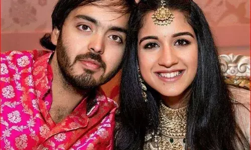 സംസ്കാരങ്ങളെയും ശക്തിയെയും ഒന്നിപ്പിക്കുന്ന ആഘോഷമായി മാറി അനന്ത് ഭായ് അംബാനിയുടെ വിവാഹം സംസ്കാരങ്ങളെയും ശക്തിയെയും ഒന്നിപ്പിക്കുന്ന ആഘോഷമായി മാറി അനന്ത് ഭായ് അംബാനിയുടെ വിവാഹം