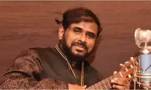 ആസിഫ് ആശംസ പോലും പറയാതെ മൊമന്റോ എന്നെ ഏൽപ്പിച്ചിട്ട് പോയി; പ്രതികരിച്ച് രമേഷ് നാരായൺ ആസിഫ് ആശംസ പോലും പറയാതെ മൊമന്റോ എന്നെ ഏൽപ്പിച്ചിട്ട് പോയി; പ്രതികരിച്ച് രമേഷ് നാരായൺ