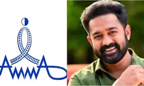 ആട്ടിയകയറ്റിയ ഗർവിനോടു നീ ചിരിച്ച ചിരിയാണ് യഥാർഥ സംഗീതം; ആസിഫിനൊപ്പം ‘അമ്മ’ സംഘടന ആട്ടിയകയറ്റിയ ഗർവിനോടു നീ ചിരിച്ച ചിരിയാണ് യഥാർഥ സംഗീതം; ആസിഫിനൊപ്പം ‘അമ്മ’ സംഘടന