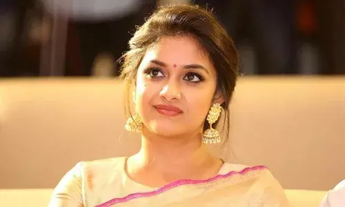 സിംഗിൾ ആണെന്ന് പറഞ്ഞിട്ടില്ല, റിലേഷൻഷിപ്പ് സ്റ്റാറ്റസിൽ ആശങ്കപ്പെടുന്നില്ല; കീർത്തി സുരേഷ് സിംഗിൾ ആണെന്ന് പറഞ്ഞിട്ടില്ല, റിലേഷൻഷിപ്പ് സ്റ്റാറ്റസിൽ ആശങ്കപ്പെടുന്നില്ല; കീർത്തി സുരേഷ്