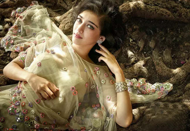 10-ാം ക്ലാസിൽ രണ്ട് വട്ടം തോറ്റു, പിന്നീട് പഠനം നിർത്തി; അക്ഷരാ ഹാസൻ 10-ാം ക്ലാസിൽ രണ്ട് വട്ടം തോറ്റു, പിന്നീട് പഠനം നിർത്തി; അക്ഷരാ ഹാസൻ
