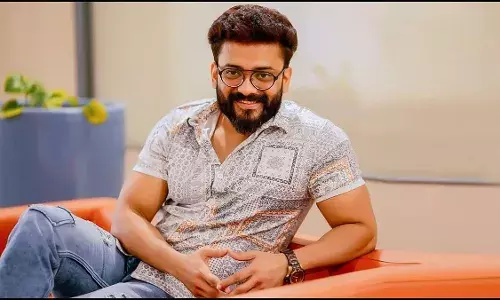 കേരളത്തിൽ പെണ്ണ് കിട്ടാത്ത ഒരാൺകുട്ടിയാണ് ഞാൻ: മണിക്കുട്ടൻ കേരളത്തിൽ പെണ്ണ് കിട്ടാത്ത ഒരാൺകുട്ടിയാണ് ഞാൻ: മണിക്കുട്ടൻ