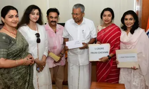 വയനാടിനായി ; ഒരു കോടി നൽകി ലിസിയും സുഹൃത്തുക്കളും വയനാടിനായി ; ഒരു കോടി നൽകി ലിസിയും സുഹൃത്തുക്കളും