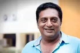 കർണാടക നാടക അക്കാദമിയുടെ പുരസ്കാരം നിരസിച്ച് പ്രകാശ് രാജ് കർണാടക നാടക അക്കാദമിയുടെ പുരസ്കാരം നിരസിച്ച് പ്രകാശ് രാജ്