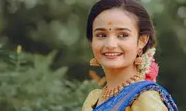 നായികയായി അഭിനയിക്കാനുള്ള ഓഫറുകൾ വേണ്ടെന്ന് വച്ചു, അതിനൊരു കാരണമുണ്ട്; മീനാക്ഷി നായികയായി അഭിനയിക്കാനുള്ള ഓഫറുകൾ വേണ്ടെന്ന് വച്ചു, അതിനൊരു കാരണമുണ്ട്; മീനാക്ഷി