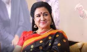 ഇമേജിന്റെ ഭാരമില്ലാത്ത നടി; ഉർവ്വശിക്ക് ഇത് അഭിമാന നിമിഷം ഇമേജിന്റെ ഭാരമില്ലാത്ത നടി; ഉർവ്വശിക്ക് ഇത് അഭിമാന നിമിഷം