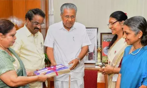 ആകാശം അത്ഭുതങ്ങളുടേത്; ഹേമ കമ്മിറ്റി റിപ്പോർട്ട് പുറത്ത് ആകാശം അത്ഭുതങ്ങളുടേത്; ഹേമ കമ്മിറ്റി റിപ്പോർട്ട് പുറത്ത്