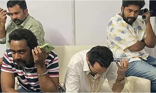 വർഷങ്ങൾക്ക് ശേഷം ആവേശം; രങ്കണ്ണനും അമ്പാനുമൊപ്പം ധ്യാനും അജുവും വർഷങ്ങൾക്ക് ശേഷം ആവേശം; രങ്കണ്ണനും അമ്പാനുമൊപ്പം ധ്യാനും അജുവും