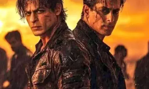 ടൈഗര് വേഴ്സസ് പത്താൻ; വൈറലായി താരങ്ങളുടെ ഫോട്ടോ ടൈഗര് വേഴ്സസ് പത്താൻ; വൈറലായി താരങ്ങളുടെ ഫോട്ടോ