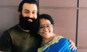 അവൻ മര്യാദയ്ക്ക് ജീവിക്കട്ടെ, പൃഥ്വിരാജ് അമ്മയുടെ പ്രസിഡന്റ് ആകാൻ പോകരുതെന്ന് മല്ലിക സുകുമാരൻ അവൻ മര്യാദയ്ക്ക് ജീവിക്കട്ടെ, പൃഥ്വിരാജ് അമ്മയുടെ പ്രസിഡന്റ് ആകാൻ പോകരുതെന്ന് മല്ലിക സുകുമാരൻ