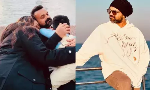 എന്റെ പവര് ഗ്രൂപ്പ്; ക്യൂട്ട് വീഡിയോ പങ്കുവെച്ച് ചാക്കോച്ചന് എന്റെ പവര് ഗ്രൂപ്പ്; ക്യൂട്ട് വീഡിയോ പങ്കുവെച്ച് ചാക്കോച്ചന്