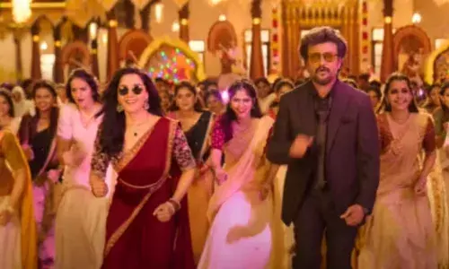 അനിരുദ്ധിന്റെ മനസിലായോ എത്തി; രജനികാന്തിനൊപ്പം തകർത്താടി മഞ്ജു അനിരുദ്ധിന്റെ മനസിലായോ എത്തി; രജനികാന്തിനൊപ്പം തകർത്താടി മഞ്ജു