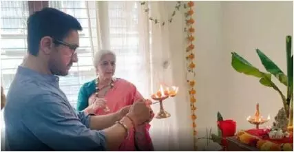 വിനായക ചതുർത്ഥി ആചരിച്ച് ആമിർ ഖാൻ; ചിത്രങ്ങൾ വൈറൽ വിനായക ചതുർത്ഥി ആചരിച്ച് ആമിർ ഖാൻ; ചിത്രങ്ങൾ വൈറൽ