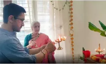 വിനായക ചതുർത്ഥി ആചരിച്ച് ആമിർ ഖാൻ; ചിത്രങ്ങൾ വൈറൽ വിനായക ചതുർത്ഥി ആചരിച്ച് ആമിർ ഖാൻ; ചിത്രങ്ങൾ വൈറൽ