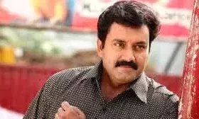 നിങ്ങൾ ലൈക് അടിച്ചിരി ഞാനിപ്പോ വരാം;  സോഷ്യൽ മീഡിയയിൽ തരംഗമായി കൺവിൻസിങ് സ്റ്റാർ സുരേഷ് കൃഷ്ണ. നിങ്ങൾ ലൈക് അടിച്ചിരി ഞാനിപ്പോ വരാം;  സോഷ്യൽ മീഡിയയിൽ തരംഗമായി കൺവിൻസിങ് സ്റ്റാർ സുരേഷ് കൃഷ്ണ.