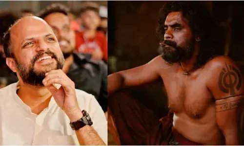 മലയാളത്തിന്റെ ക്രിസ്റ്റ്യൻ ബെയ്ൽ: ടൊവിനോയെ പ്രശംസിച്ച് ജൂഡ് മലയാളത്തിന്റെ ക്രിസ്റ്റ്യൻ ബെയ്ൽ: ടൊവിനോയെ പ്രശംസിച്ച് ജൂഡ്