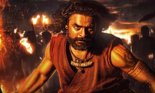 ARM-ലൂടെ തന്റെ 50ാമത് ചിത്രം നൂറു കോടി ക്ലബ് നേടി നടൻ ടോവിനോ തോമസ്. ARM-ലൂടെ തന്റെ 50ാമത് ചിത്രം നൂറു കോടി ക്ലബ് നേടി നടൻ ടോവിനോ തോമസ്.