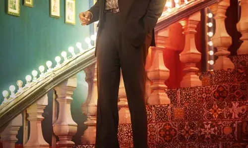 വരുൺ തേജ്- കരുണ കുമാർ പാൻ ഇന്ത്യൻ ചിത്രം മട്ക സെക്കൻ്റ് ലുക്ക് പുറത്ത്; നവംബർ 14 റിലീസ്