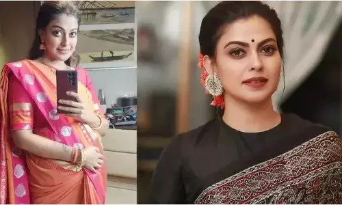 നിറവയറിൽ അനുശ്രീയുടെ ചിത്രങ്ങൾ; മിറർ സെൽഫിയുടെ പിന്നാമ്പുറ കഥ ഇങ്ങനെ