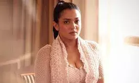 ബി. ഉണ്ണികൃഷ്ണന് അങ്ങനെ ചെയ്തത് എന്തിനെന്ന് മനസിലാവുന്നില്ല: പാര്വതി തിരുവോത്ത് ബി. ഉണ്ണികൃഷ്ണന് അങ്ങനെ ചെയ്തത് എന്തിനെന്ന് മനസിലാവുന്നില്ല: പാര്വതി തിരുവോത്ത്