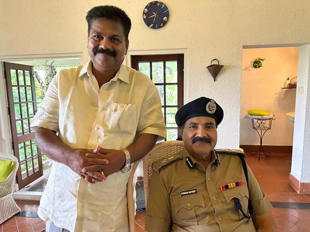 ഇട്ടിച്ചൻ... സാജു തലക്കോട് മികച്ച വില്ലൻ നടനായി ഇട്ടിച്ചൻ... സാജു തലക്കോട് മികച്ച വില്ലൻ നടനായി