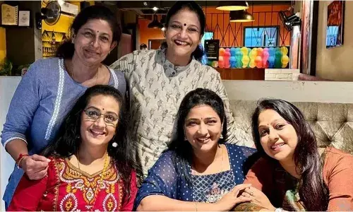 തിരുവനന്തപുരം ലവ്ലീസ്; സൗഹൃദചിത്രം പങ്കുവച്ച് നടി പ്രവീണ തിരുവനന്തപുരം ലവ്ലീസ്; സൗഹൃദചിത്രം പങ്കുവച്ച് നടി പ്രവീണ