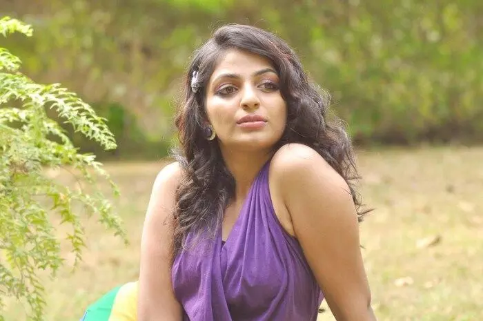 എനിക്കൊരു പ്രശ്നം വന്നപ്പോൾ WCCയിലെ ഒരാൾ പോലും എന്താണെന്ന് ചോദിച്ചില്ല: മൈഥിലി എനിക്കൊരു പ്രശ്നം വന്നപ്പോൾ WCCയിലെ ഒരാൾ പോലും എന്താണെന്ന് ചോദിച്ചില്ല: മൈഥിലി