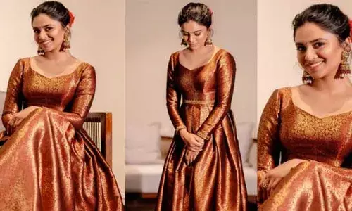 നവരാത്രി ആഘോഷങ്ങളിൽ തിളങ്ങി മീനാക്ഷി; പുതിയ ചിത്രങ്ങൾ ഏറ്റെടുത്ത് ആരാധകർ നവരാത്രി ആഘോഷങ്ങളിൽ തിളങ്ങി മീനാക്ഷി; പുതിയ ചിത്രങ്ങൾ ഏറ്റെടുത്ത് ആരാധകർ