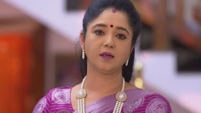 റോജ കണ്ടപ്പോൾ സ്വയം ചെരുപ്പൂരി തലയിലടിച്ചു: ഐശ്വര്യ റോജ കണ്ടപ്പോൾ സ്വയം ചെരുപ്പൂരി തലയിലടിച്ചു: ഐശ്വര്യ