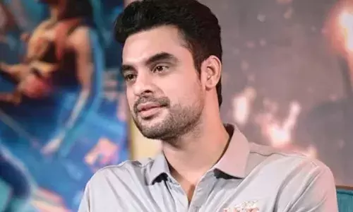 കരിയറിൽ ഒരു വ്യാഴവട്ടം പൂർത്തിയാക്കി ടോവിനോ തോമസ്; 12 വർഷം 50 സിനിമകൾ കരിയറിൽ ഒരു വ്യാഴവട്ടം പൂർത്തിയാക്കി ടോവിനോ തോമസ്; 12 വർഷം 50 സിനിമകൾ