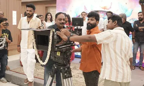 പുഞ്ചിരി മുറ്റത്ത് ഇട്ടിക്കോരക്ക് തിരിതെളിഞ്ഞു. പുഞ്ചിരി മുറ്റത്ത് ഇട്ടിക്കോരക്ക് തിരിതെളിഞ്ഞു.