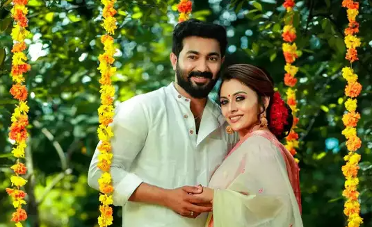 ഫ്ലാറ്റ് തട്ടിപ്പ് കേസിൽ നടി ധന്യ മേരി വർഗീസിന്റെ സ്വത്ത് കണ്ടുകെട്ടി