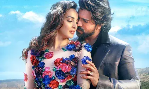 റാം ചരൺ- ശങ്കർ ചിത്രം ഗെയിം ചേഞ്ചറിലെ നാനാ ഹൈറാനാ   ഗാനം ലിറിക് വീഡിയോ എത്തി റാം ചരൺ- ശങ്കർ ചിത്രം ഗെയിം ചേഞ്ചറിലെ നാനാ ഹൈറാനാ   ഗാനം ലിറിക് വീഡിയോ എത്തി