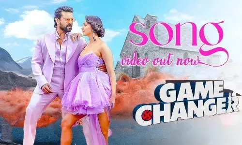 ഇന്ത്യൻ 2 ശേഷം വീണ്ടും എയറിൽ കേറി ശങ്കർ...   വിഎഫ്എക്സിന് ട്രോളുകൾ നേരിട്ട് ഗെയിം ചെയ്ഞ്ചറിലെ 15 കോടിയുടെ ഗാനം ഇന്ത്യൻ 2 ശേഷം വീണ്ടും എയറിൽ കേറി ശങ്കർ...   വിഎഫ്എക്സിന് ട്രോളുകൾ നേരിട്ട് ഗെയിം ചെയ്ഞ്ചറിലെ 15 കോടിയുടെ ഗാനം