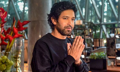 രാഷ്ട്രീയ പ്രേവേശനമോ ,പബ്ലിസിറ്റി സ്റ്റണ്ടോ ??   നടൻ വിക്രാന്ത് മാസിയുടെ വിരമിക്കൽ പ്രഖ്യാപനത്തിന് പിന്നാലെ ചർച്ചയുമായി സോഷ്യൽ മീഡിയ