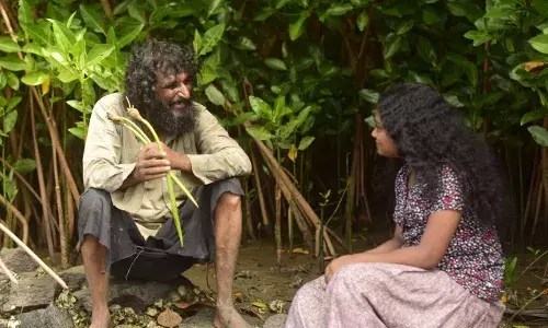 ഡപ്യൂട്ടി സ്പീക്കർ ചിറ്റയം ഗോപകുമാർ അതിഥി താരമായി ദ ലൈഫ് ഓഫ് മാൻഗ്രോവ് തീയേറ്ററിലേക്ക്. ഡപ്യൂട്ടി സ്പീക്കർ ചിറ്റയം ഗോപകുമാർ അതിഥി താരമായി ദ ലൈഫ് ഓഫ് മാൻഗ്രോവ് തീയേറ്ററിലേക്ക്.