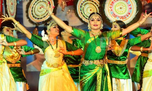 കുട്ടികൾക്കൊപ്പം വേദി പങ്കിടുന്നത് അഭിമാനകരം ; അതിനു താൻ പ്രതിഫലം വാങ്ങിയിട്ടില്ല : നടി ആശാ ശരത്