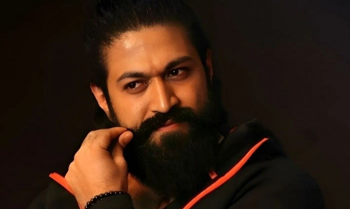 അതിരു കടന്ന ആഘോഷങ്ങൾ വേണ്ട , സ്നേഹത്തിന്റെ ഭാഷ മാറ്റണമെന്ന് ആരാധകരോട് അഭ്യർത്ഥിച്ചു കന്നഡ താരം യാഷ്