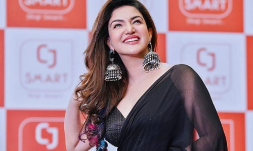 ആസ്വദിക്കുന്നതുകൊണ്ടല്ല പ്രതികരിക്കാത്തത്   ;അശ്ലീല ദ്വയാർത്ഥ പ്രയോഗങ്ങൾ നടത്തുന്ന വ്യക്തിക്കെതിരെ നടി ഹണി റോസ്