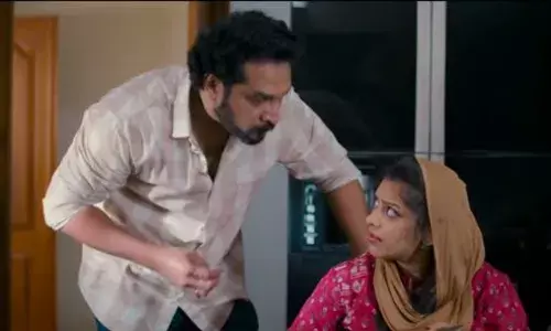 മമ്മൂട്ടിയുടെ ലുക്കുള്ള എനിക്കെത്ര സ്ത്രീധനം കിട്ടും!? ബെസ്റ്റി ടീസര് പുറത്തിറക്കി മമ്മൂട്ടിയുടെ ലുക്കുള്ള എനിക്കെത്ര സ്ത്രീധനം കിട്ടും!? ബെസ്റ്റി ടീസര് പുറത്തിറക്കി