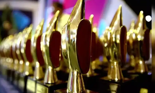 കേരള സംസ്ഥാന ടെലിവിഷൻ അവാർഡുകൾ  പ്രഖ്യാപിച്ചു: ആൺപിറന്നോൾ മികച്ച ടെലിവിഷൻ പരമ്പര, അനൂപ് കൃഷ്ണൻ,റിയ  കുര്യാക്കോസ്  എന്നിവർ മികച്ച അഭിനേതാക്കൾ