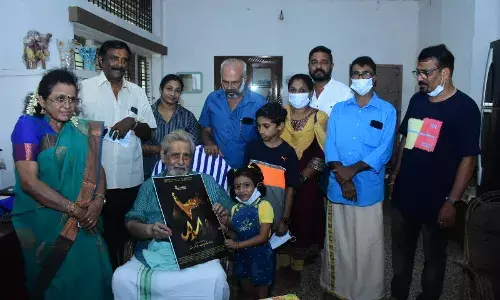 ആലി സിനിമയുടെ ടൈറ്റില് ലോഞ്ച് മലയാള സിനിമയുടെ കാരണവര്   നടന് മധു നിര്വഹിച്ചു. ആലി സിനിമയുടെ ടൈറ്റില് ലോഞ്ച് മലയാള സിനിമയുടെ കാരണവര്   നടന് മധു നിര്വഹിച്ചു.