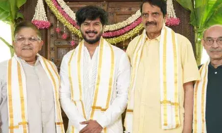 ലക്കി ഭാസ്കറിന്റെ വിജയത്തിന് ശേഷം ദുൽഖർ സൽമാൻ വീണ്ടും തെലുങ്കിലേക്ക് ലക്കി ഭാസ്കറിന്റെ വിജയത്തിന് ശേഷം ദുൽഖർ സൽമാൻ വീണ്ടും തെലുങ്കിലേക്ക്