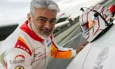 പരിശീലനത്തിനിടെ വീണ്ടും അപകടം ;  പരിക്കേൽക്കാതെ അത്ഭുതകരമായി രക്ഷപ്പെട്ട് അജിത് കുമാർ